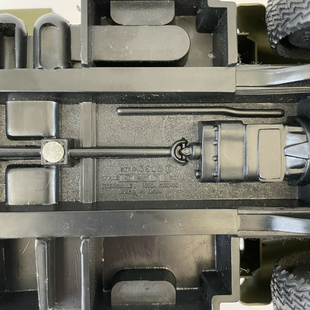 Ertl International Wolfpack Steel Dump Truck Corps - Picture 11 of 11